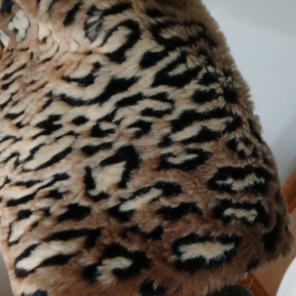 Pleasant Pheasant  faux fur jacket Animal Print GUC, Luxury,Mob Wife, Old Money - Picture 6 of 12